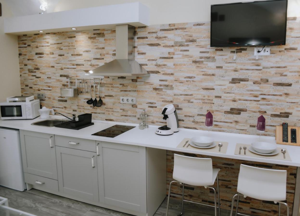 Eres Emerita "Apartamentos & Suites" Merida Bagian luar foto