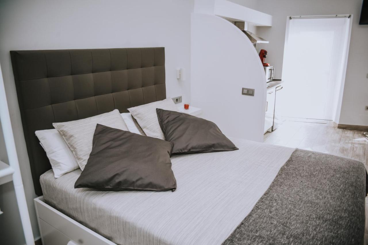Eres Emerita "Apartamentos & Suites" Merida Bagian luar foto