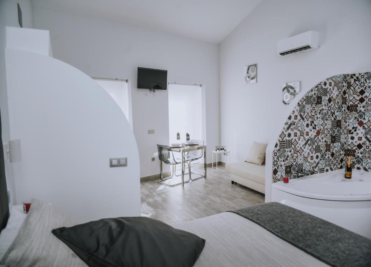 Eres Emerita "Apartamentos & Suites" Merida Bagian luar foto